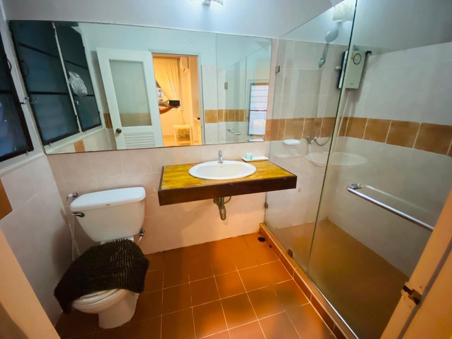 รตะธารา รีสอร์ท Ratathara Resort Bang Pakong Bagian luar foto
