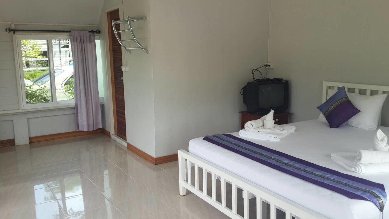 รตะธารา รีสอร์ท Ratathara Resort Bang Pakong Bagian luar foto